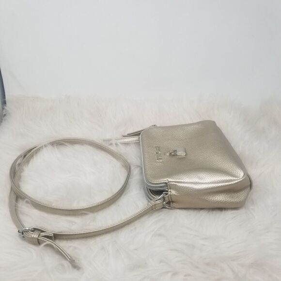 Kenneth Cole Reaction Faux Leather Crossbody Bag. - Picture 13 of 14